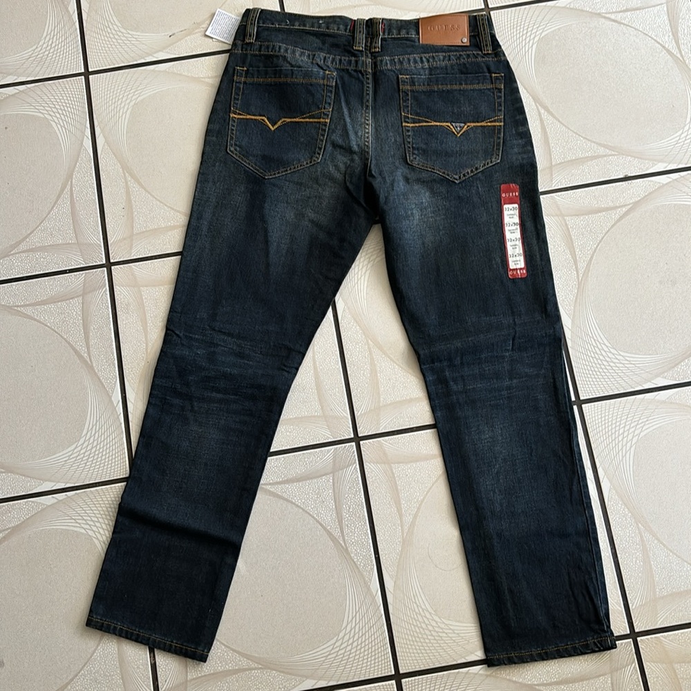 Guess Jeans - Picture 3 of 4